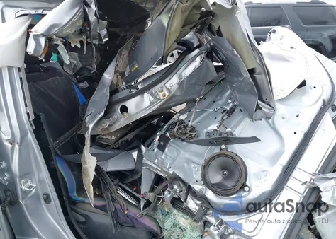 2022 Toyota Rav4 Xle z USA, uszkodzony, nr VIN 2T3W1RFV3NC207369